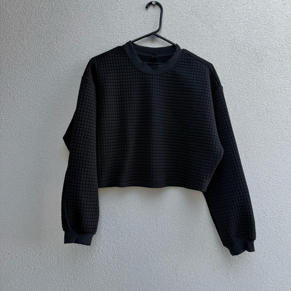 Lululemon Lab - Textured Grid Cropped Pullover - Black - Picture 1 of 7